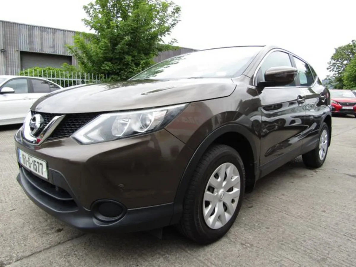 Nissan Qashqai 1.2 PET XE Safety PK E6 4DR - Image 3