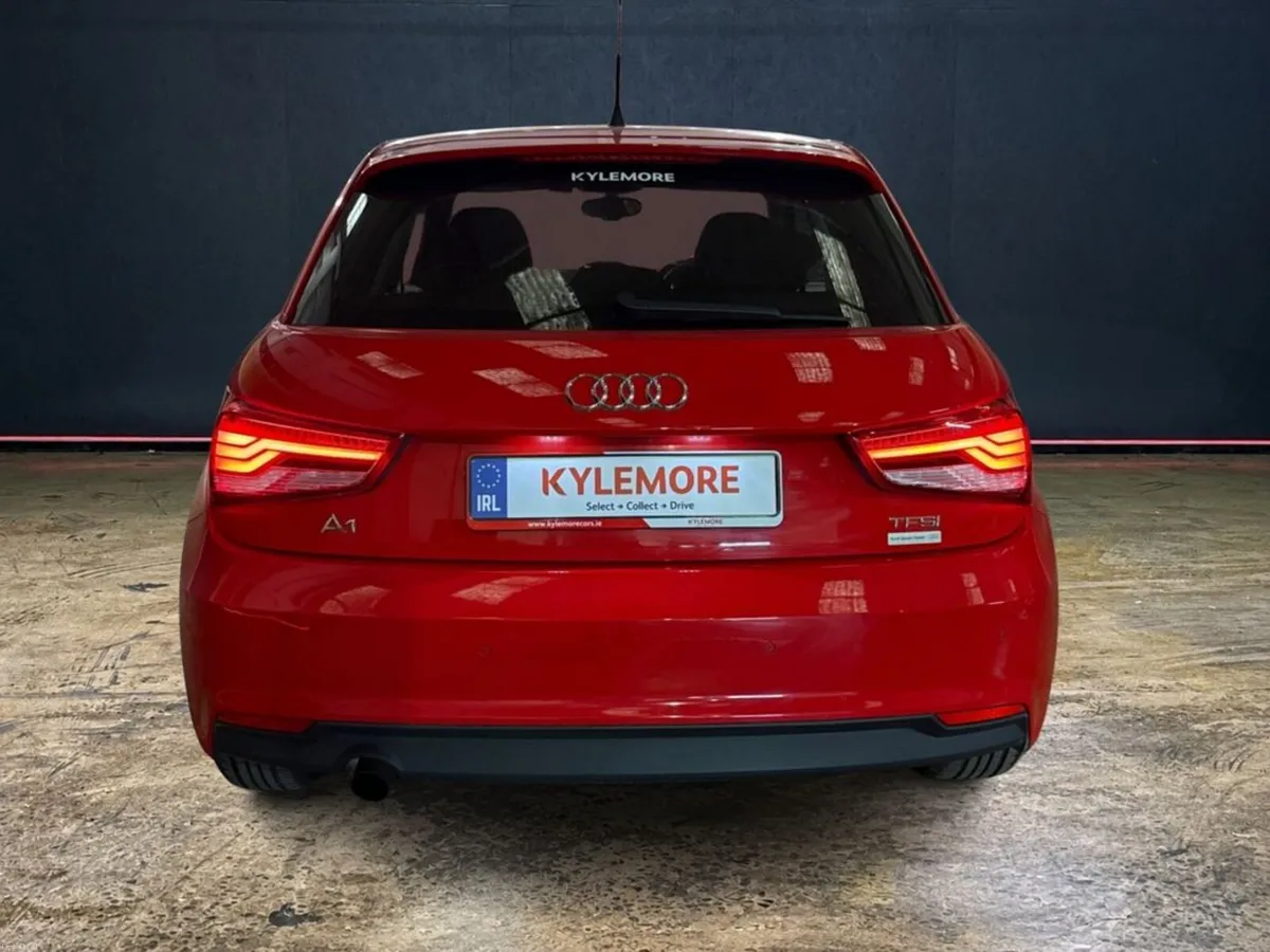 Audi A1 1.0 TFSI AUTOMATIC - FACTORY ALLOYS - FLAT - Image 4