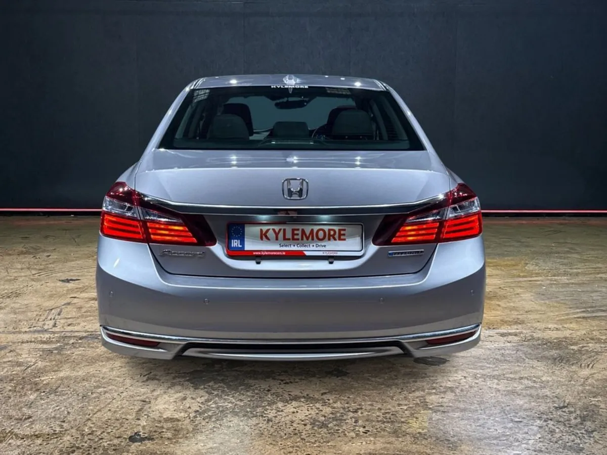 Honda Accord 2.0 HYBRID AUTOMATIC - FACTORY ALLOYS - Image 4