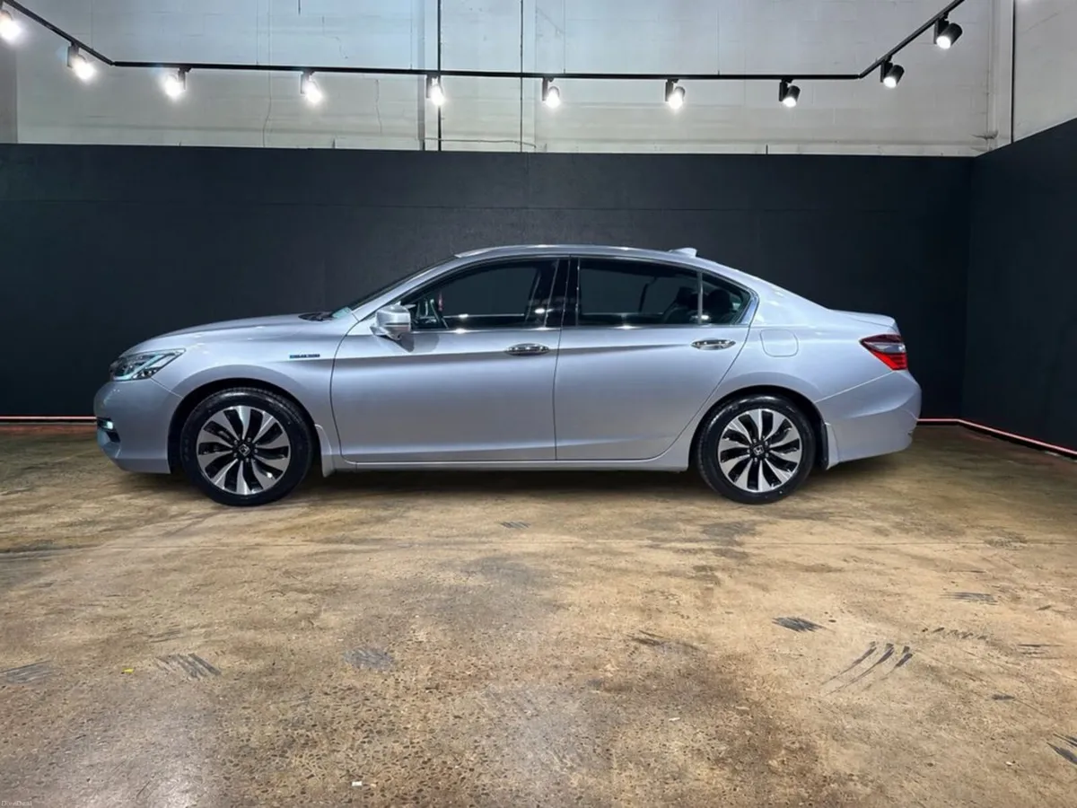 Honda Accord 2.0 HYBRID AUTOMATIC - FACTORY ALLOYS - Image 6