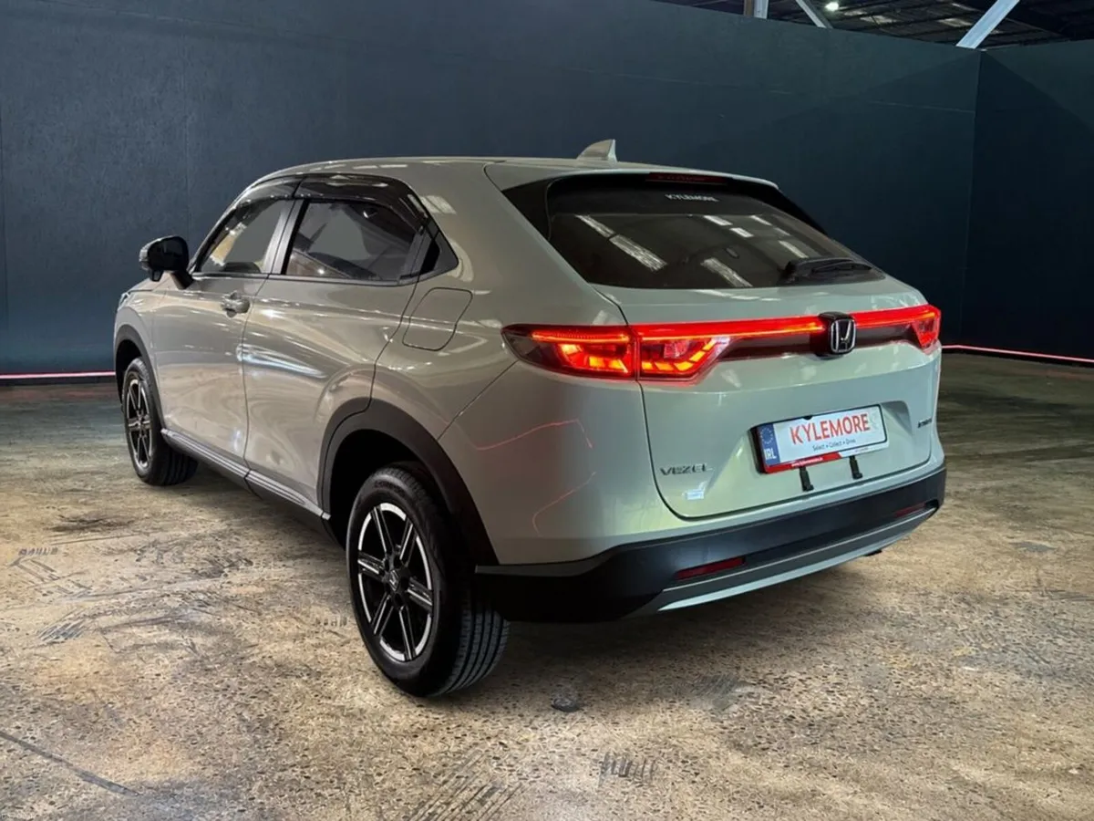 Honda Vezel 1.5 HYBRID AUTOMATIC - NEW MODEL - FAC - Image 5