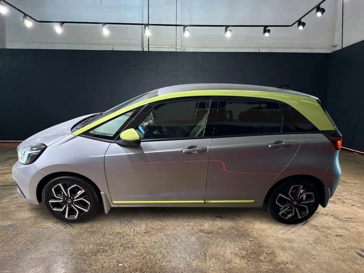 Honda Fit 1.5 HYBRID AUTOMATIC - FACTORY ALLOYS - - Image 6
