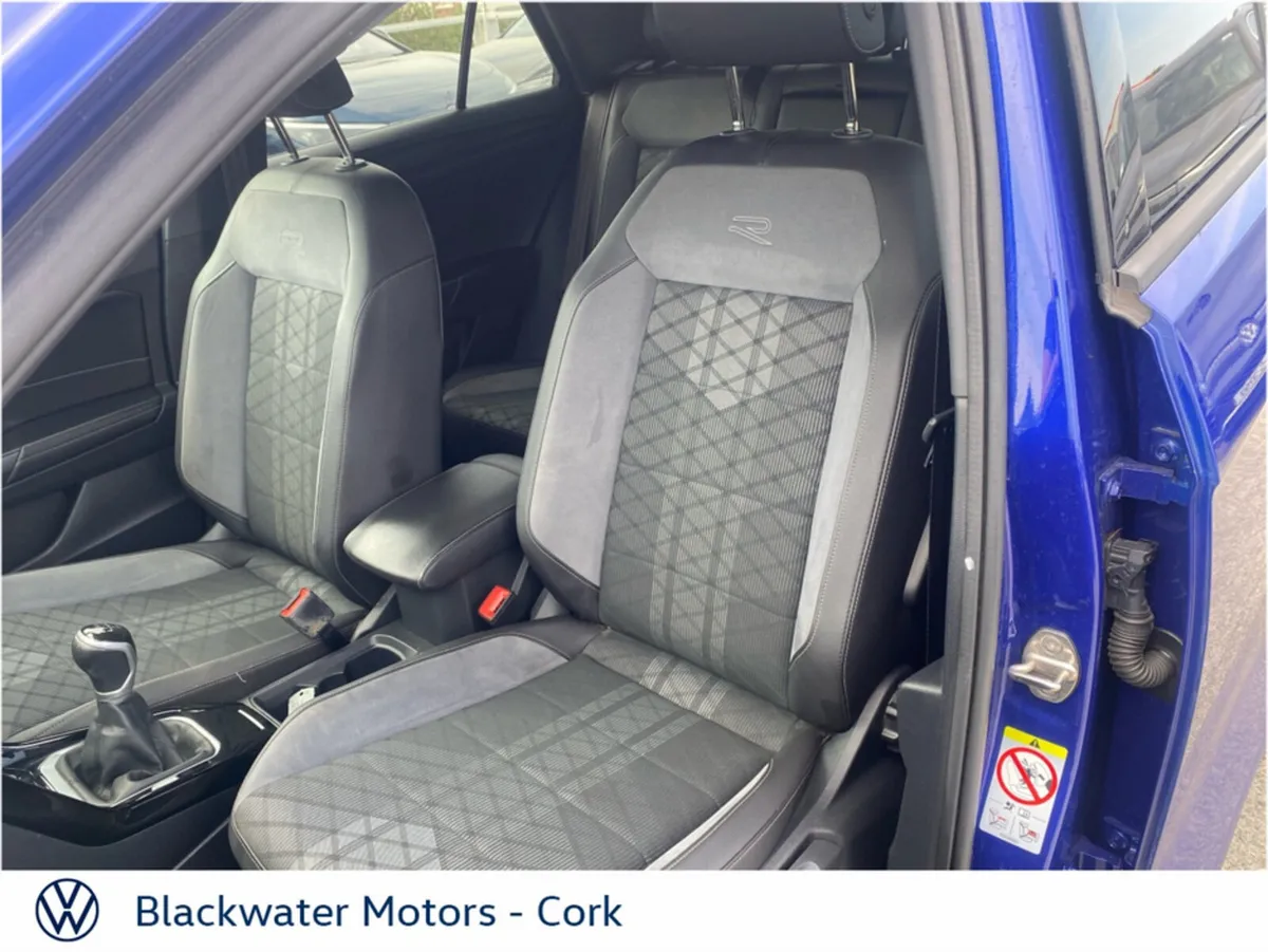 Volkswagen T-Roc 1.0TSI 110BHP R-LINE - Image 4