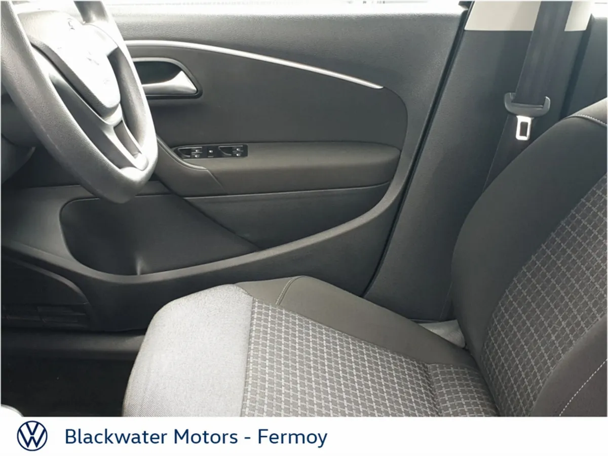 Volkswagen Polo 1.2TSI 95BHP 5DR TRENDLINE AUTOMAT - Image 4