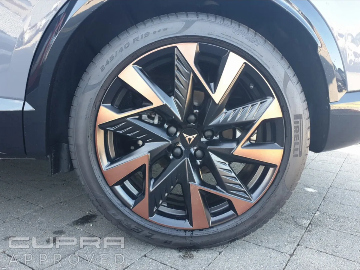 Cupra Formentor E-HYBRID V2 204BHP AUTOMATIC - Image 6