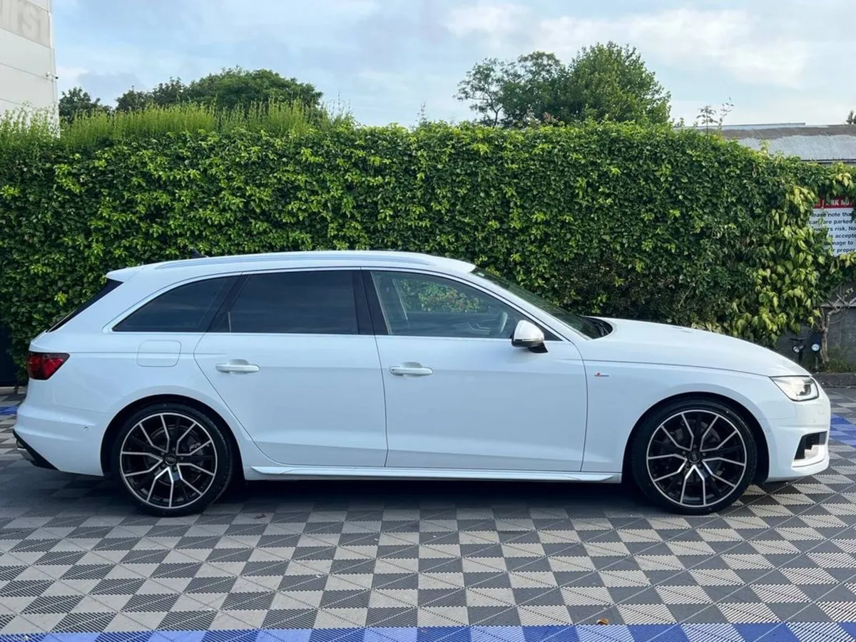 Audi A4 AVANT S-LINE PACK 2.0 TDI AUTO // DIGITAL - Image 2
