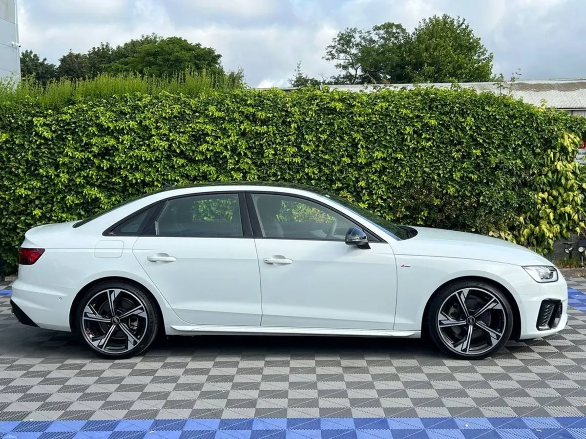 Audi A4 S-LINE 2.0 TDI AUTO ** HIGH SPEC ** // BLA - Image 2
