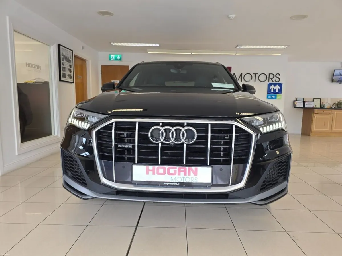 Audi Q7 S Line 55 TFSI E Quattro *HUGE SPEC * - Image 2
