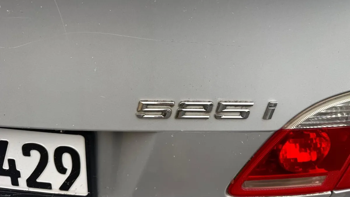 BMW 5-Series E61 2005 - Image 6