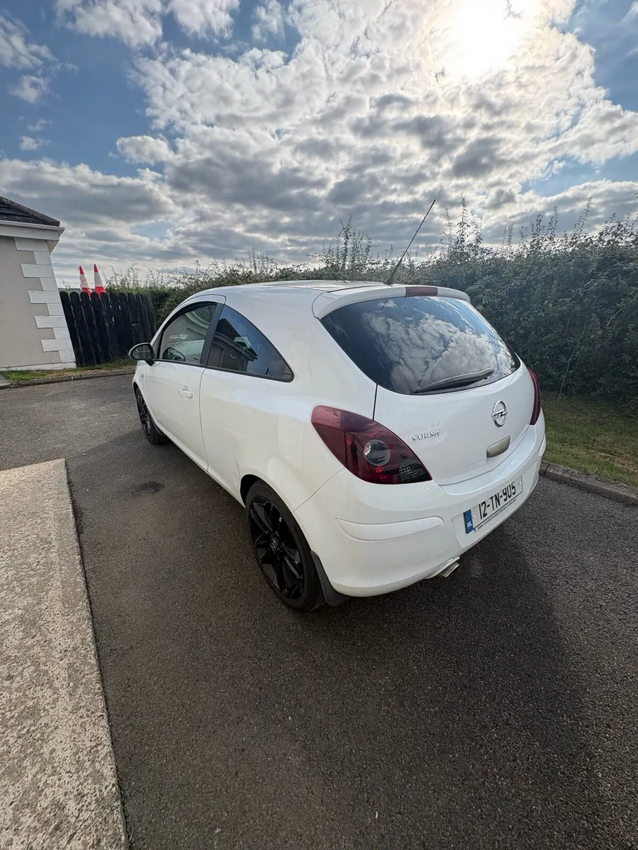 Car - Image 1