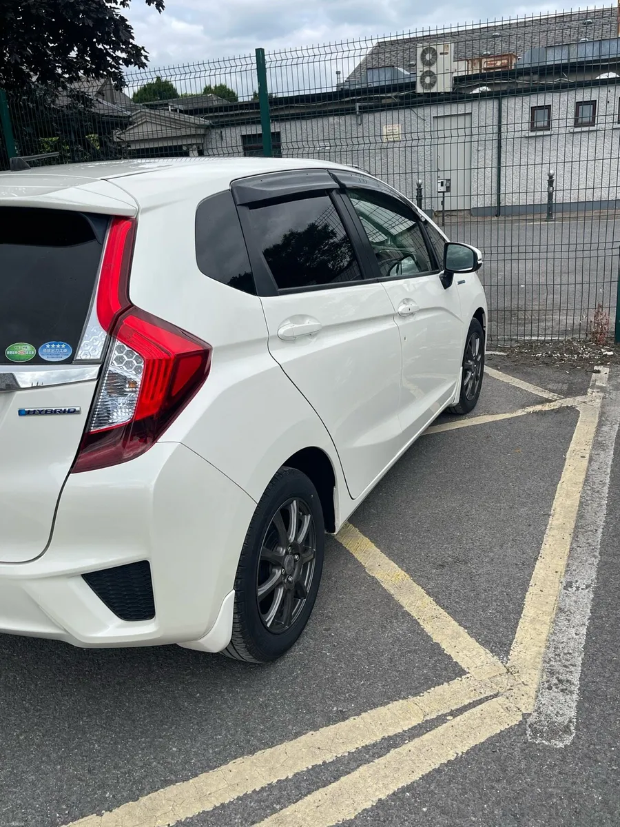 Car - Image 1