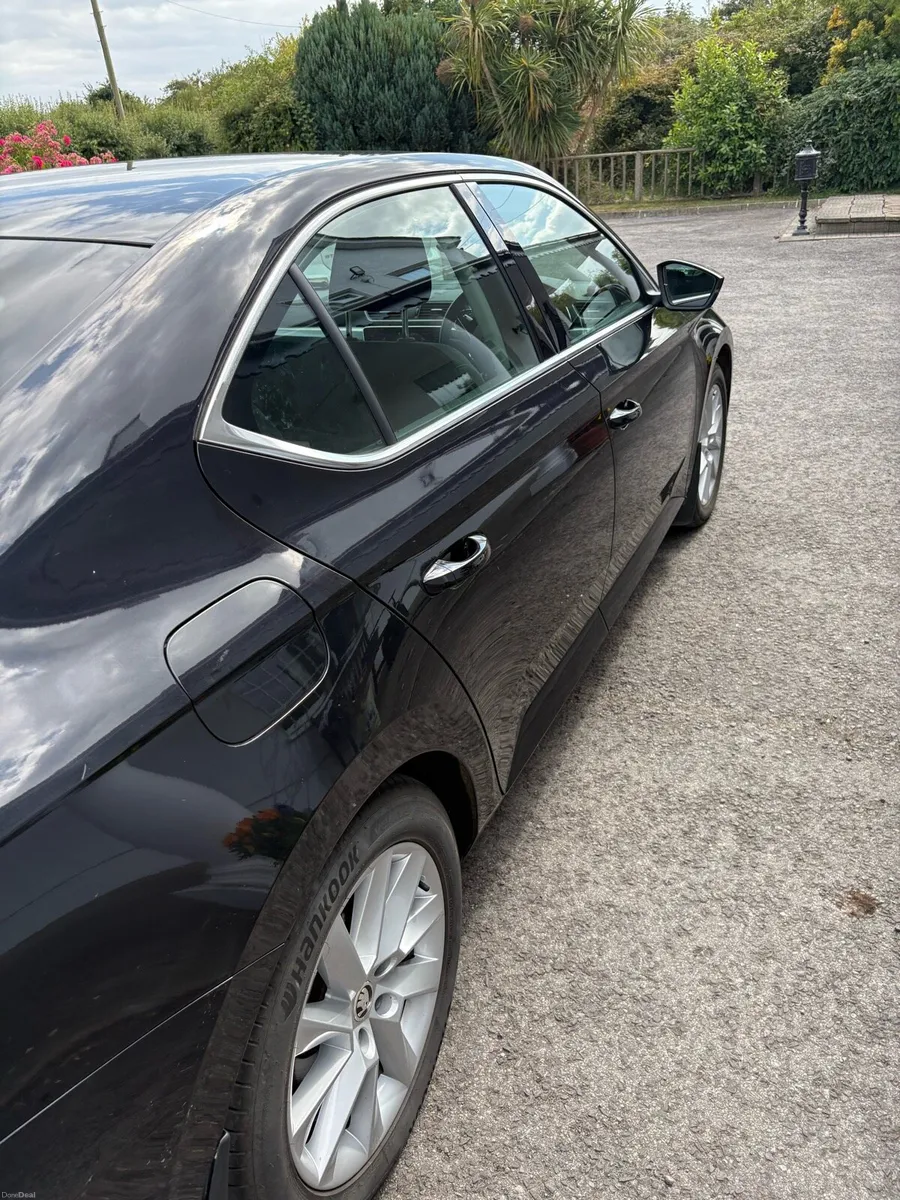 2022 Skoda Superb - Image 4