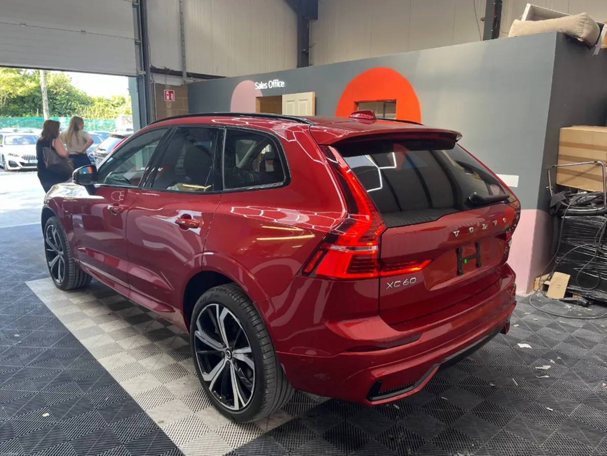 Volvo XC60 2024 VOLVO XC60 T6 PLUG-IN 2.0 AUTOMATI - Image 4