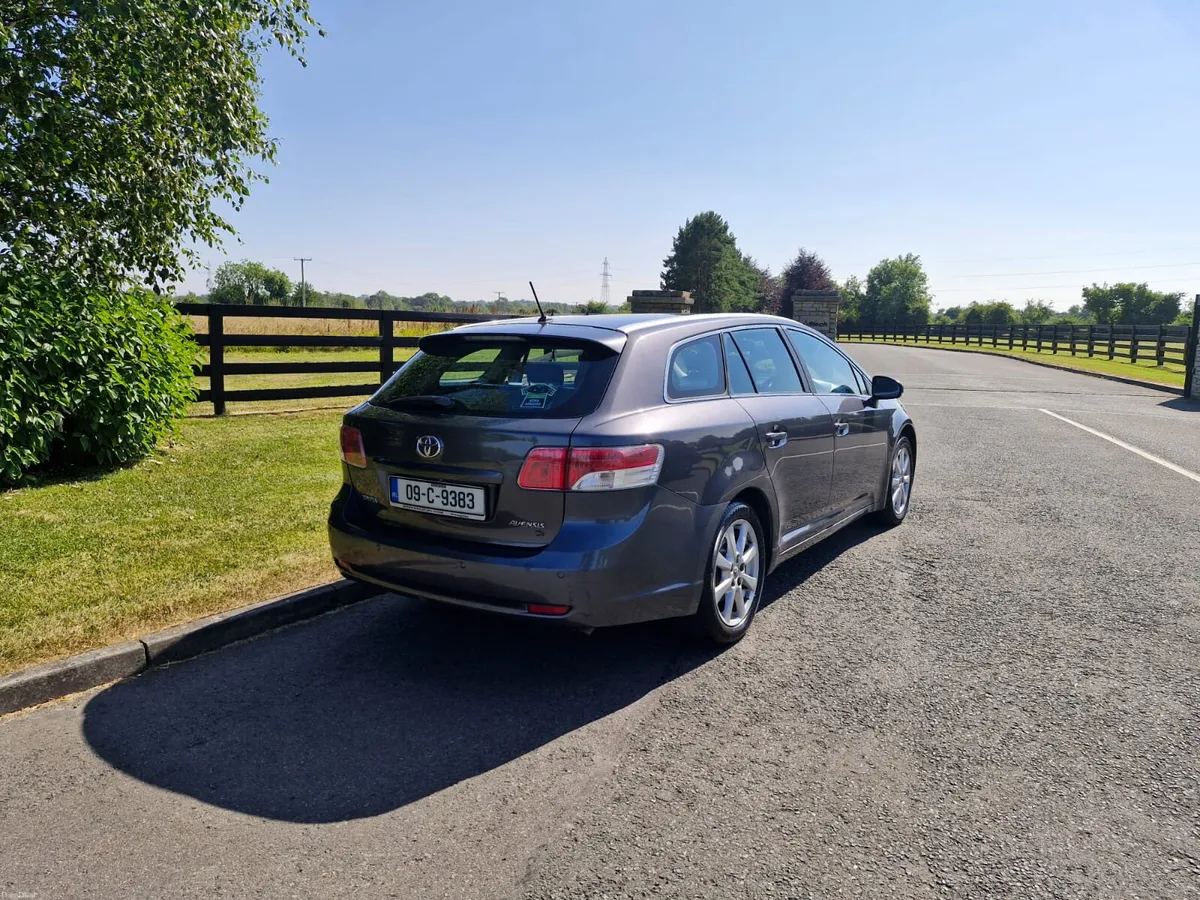 Toyota Avensis 2009 - Image 4