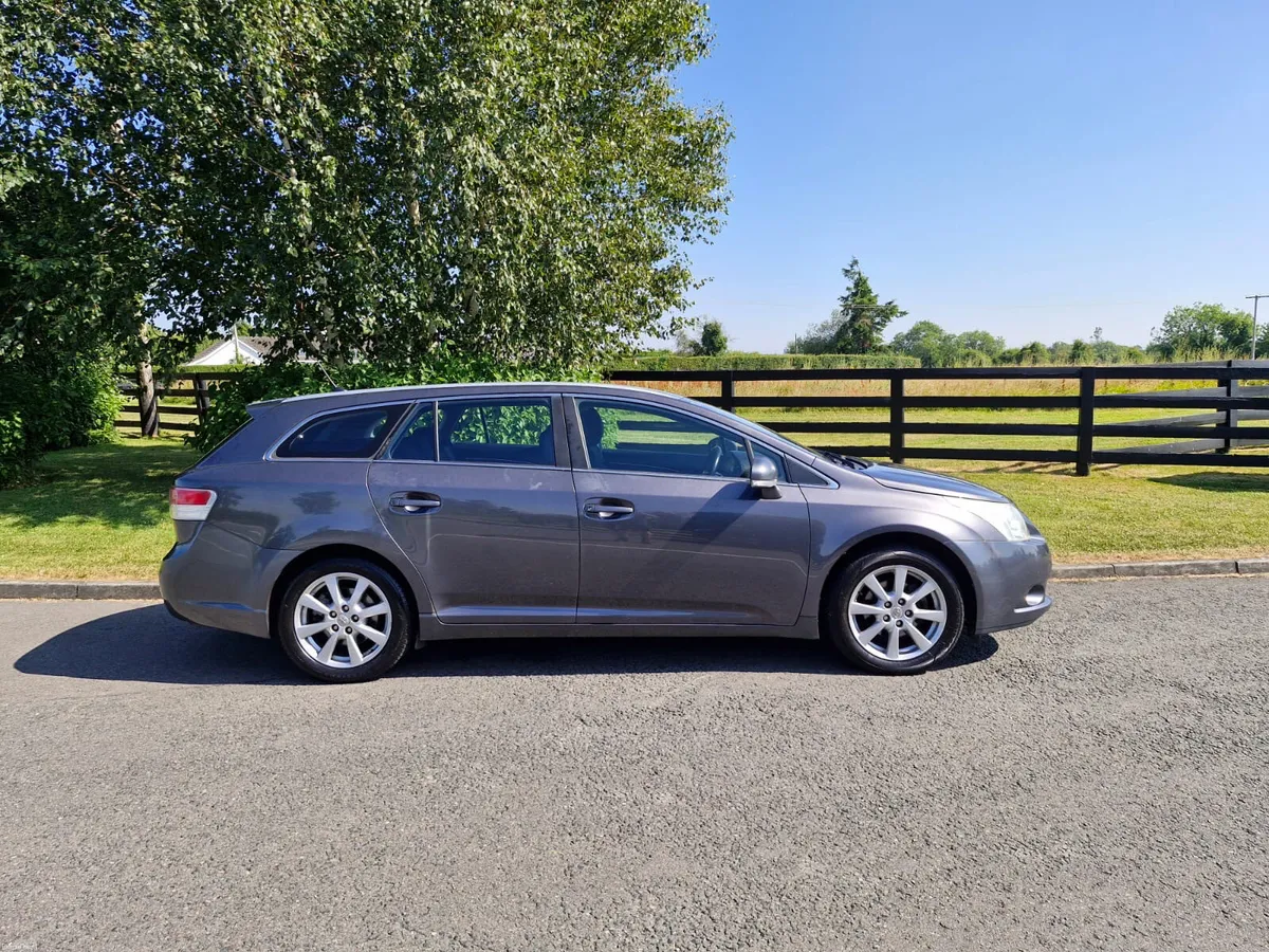 Toyota Avensis 2009 - Image 6
