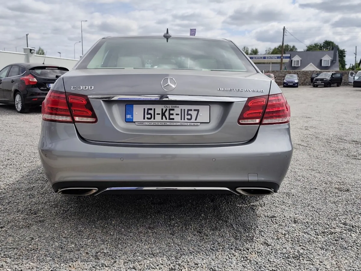 Mercedes-Benz E-Class 300 BLUETEC HYBRID AV AVANTG - Image 3