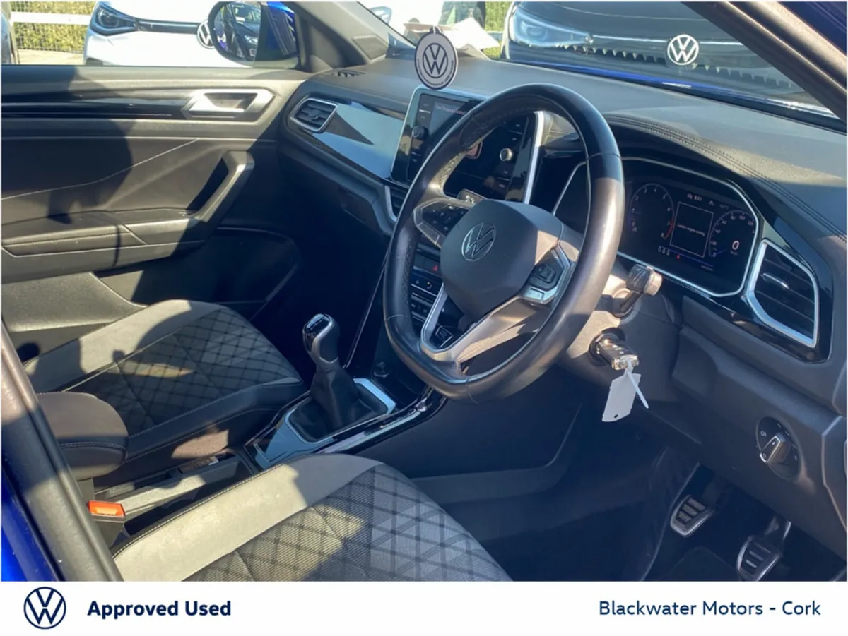 Volkswagen T-Roc 1.0TSI 110BHP R-LINE WITH REAR VI - Image 4