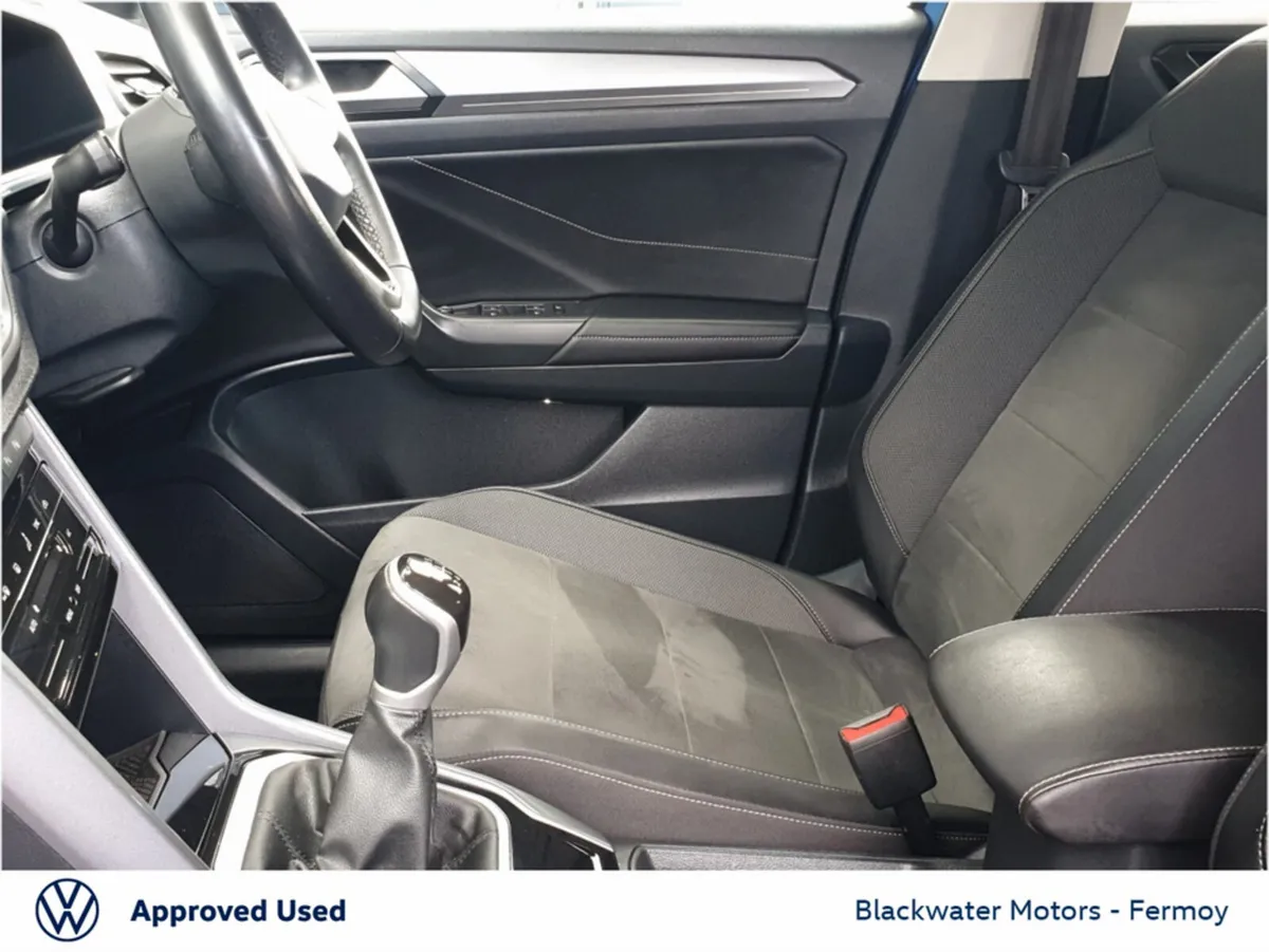 Volkswagen T-Roc 2.0TDI 116BHP STYLE WITH REVIEW C - Image 4