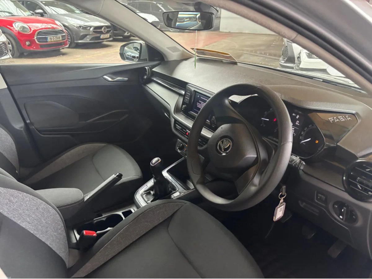 Skoda Fabia ACTIVE 1.0 MPI 65HP 5DR Finance Availa - Image 3