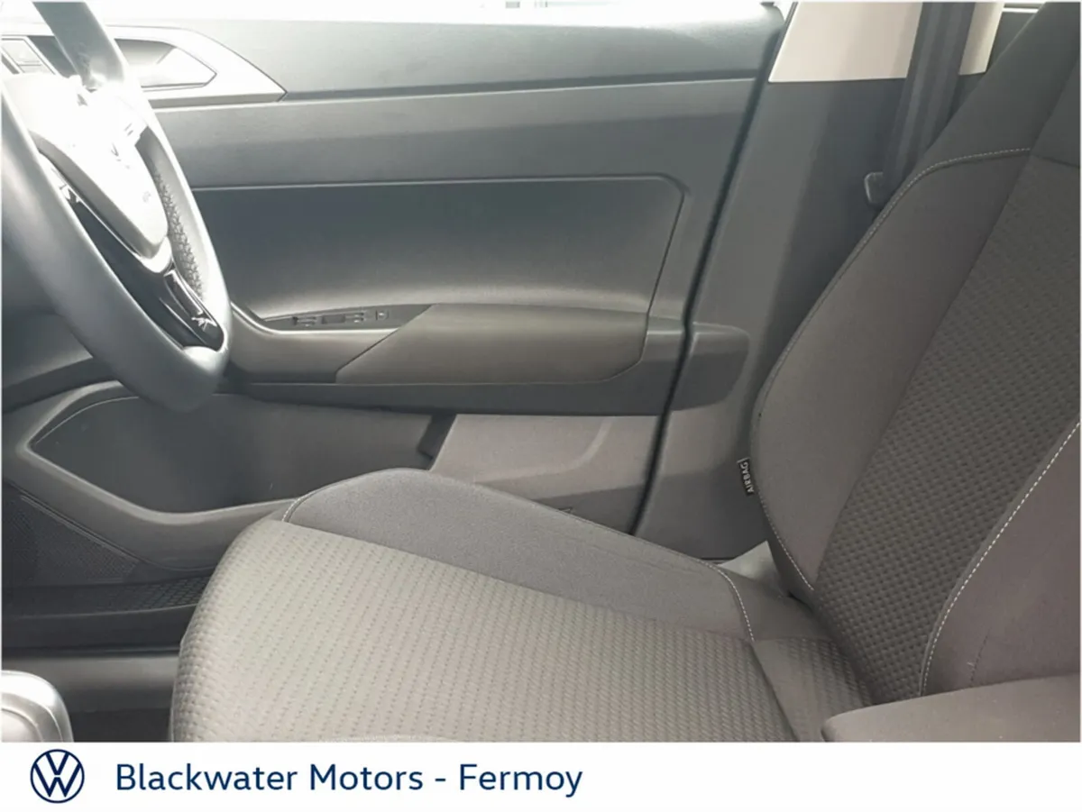 Volkswagen Polo 1.0TSI 95BHP COMFORTLINE AUTOMATIC - Image 4