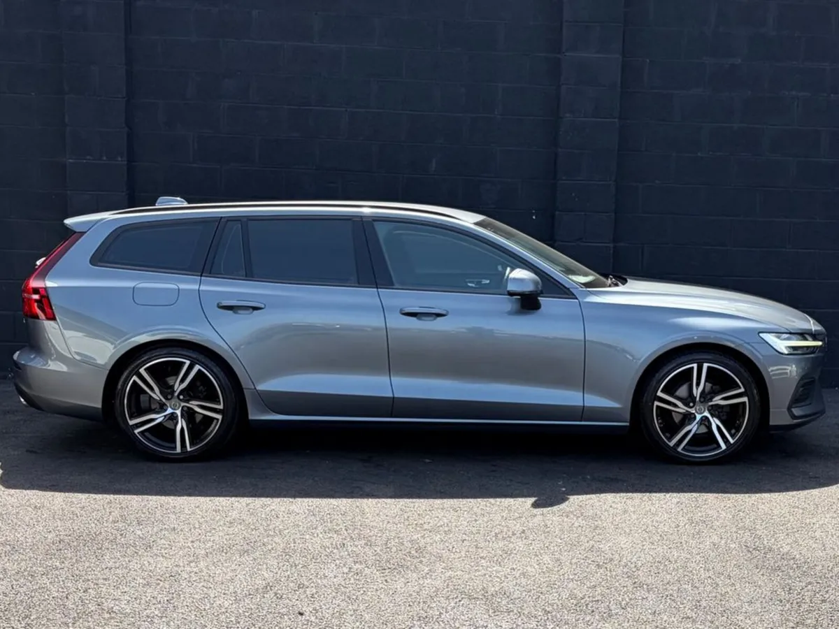 Volvo V60 *DEPOSIT TAKEN* 2.0 D3 MOMENTUM 150BHP 5 - Image 4