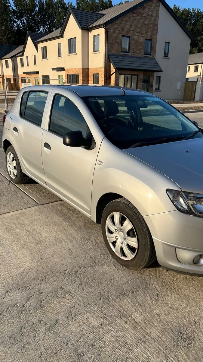 Sandero - Dacia - Image 2