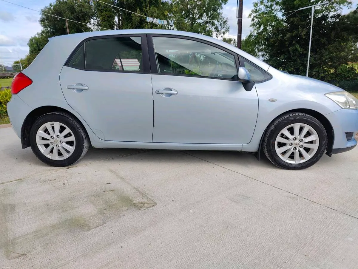 Toyota Auris Luna 1.4 petrol **NCT 09-2027** - Image 3
