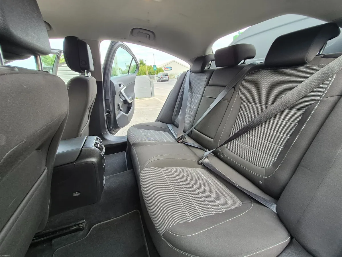 Vauxhall Insignia 2011 - Image 3