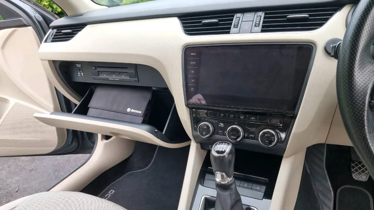 SKODA Octavia 2018  1L Turbo - Image 3
