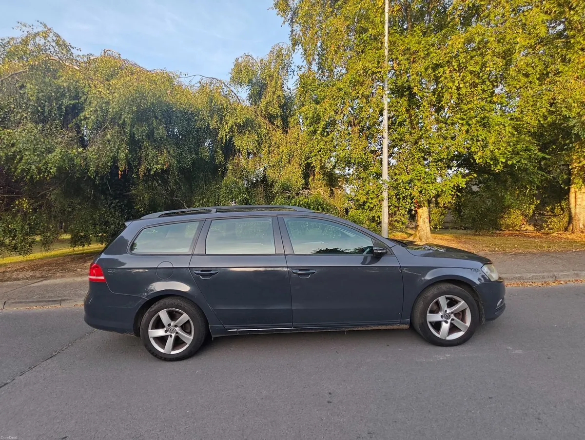 Volkswagen Passat 2012 - Image 4