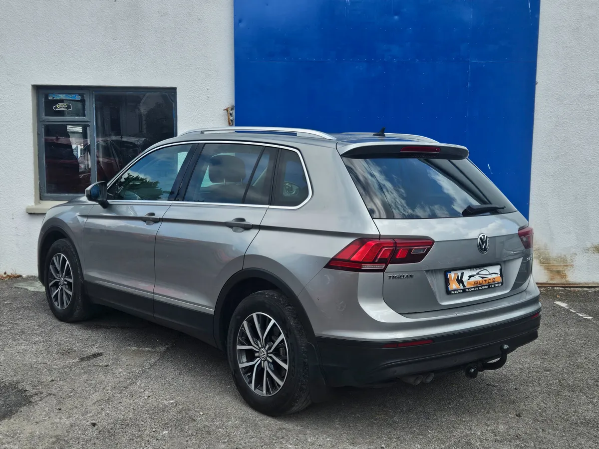 Volkswagen Tiguan 2017 - Image 2