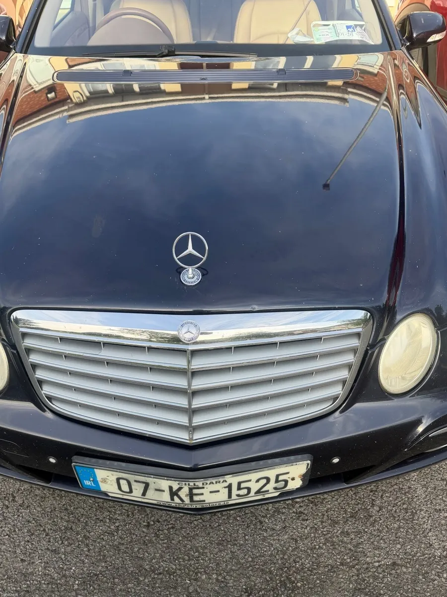 Mercedes-Benz E-Class 2007 - Image 2
