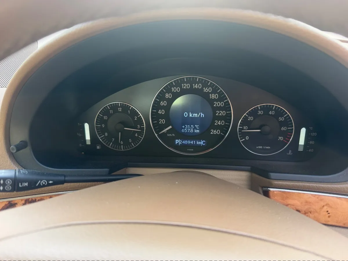 Mercedes-Benz E-Class 2007 - Image 1