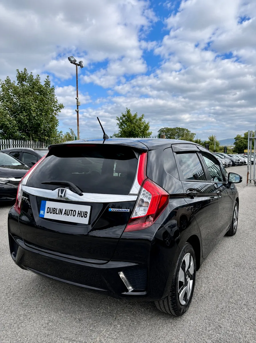 HONDA FIT 2014  (1.5, HYBRID) - Image 6