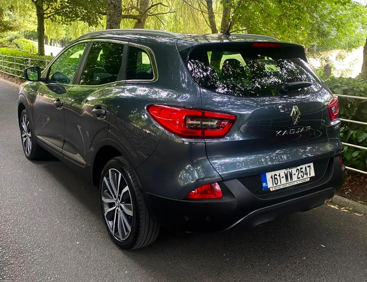 Renault Kadjar Auto Deluxe Edition with Sunroof - Image 4