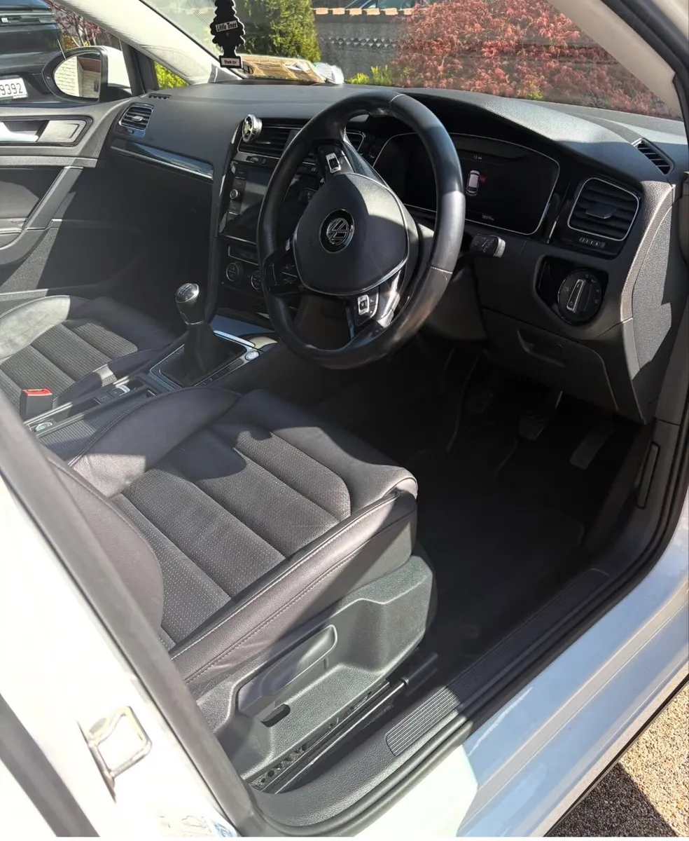 Car - Image 2
