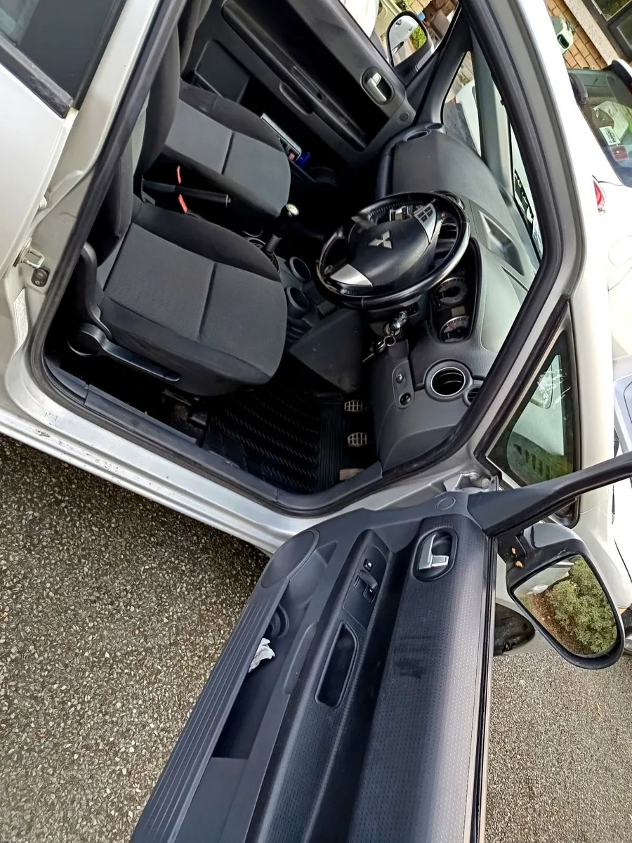 Yaris 08, Micra 2011 , Colt 2010, Lancer 2010 - Image 6