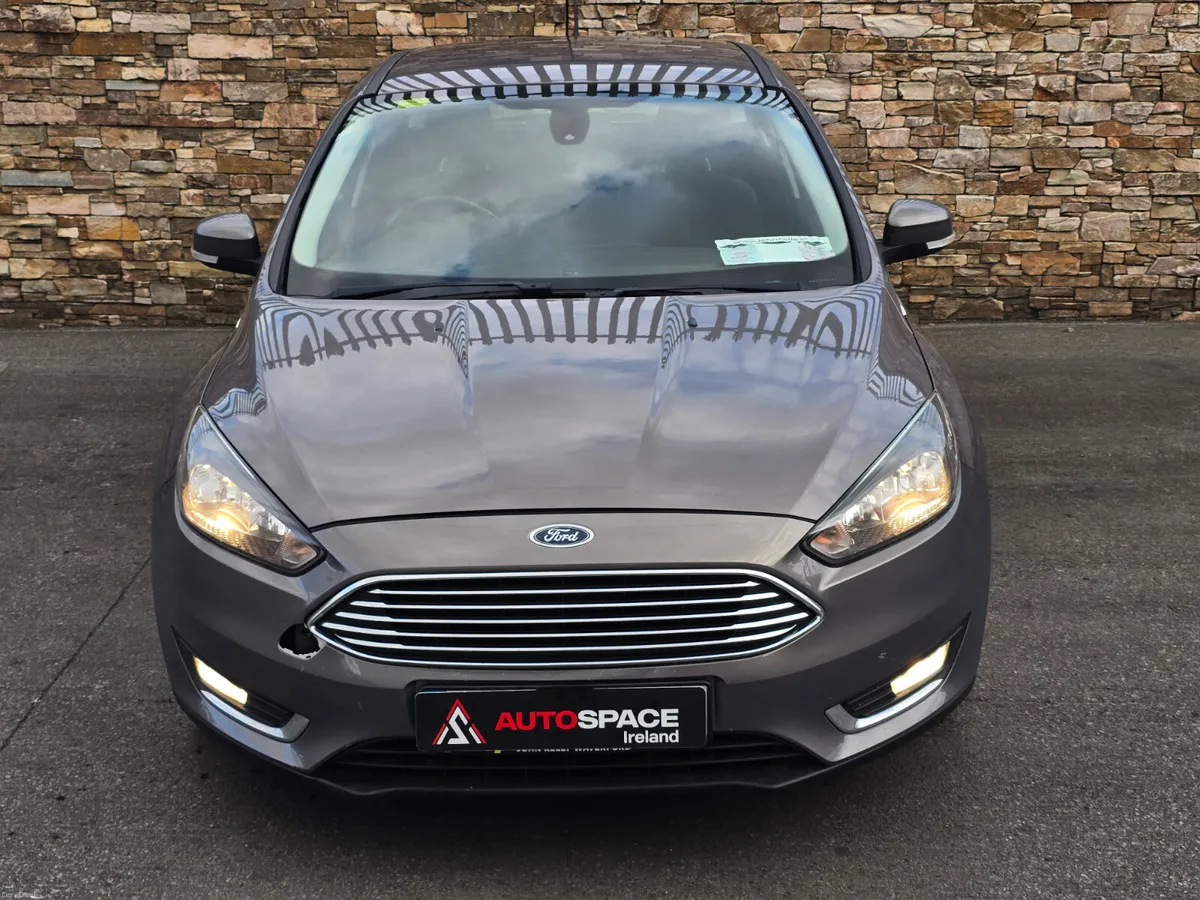 161 Ford Focus TITANIUM 1.5 Diesel 6 Speed Manual - Image 3