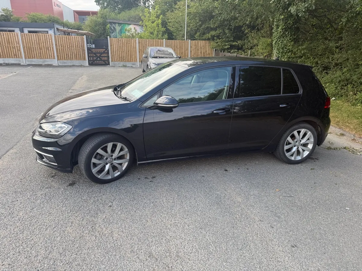 2018 Volkswagen Golf 1.4L - Image 2