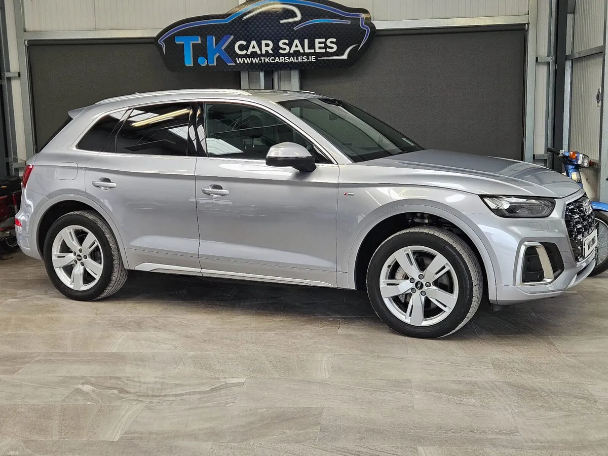 22 AUDI Q5 50e S-LINE PLUG IN HYBRID - Image 1