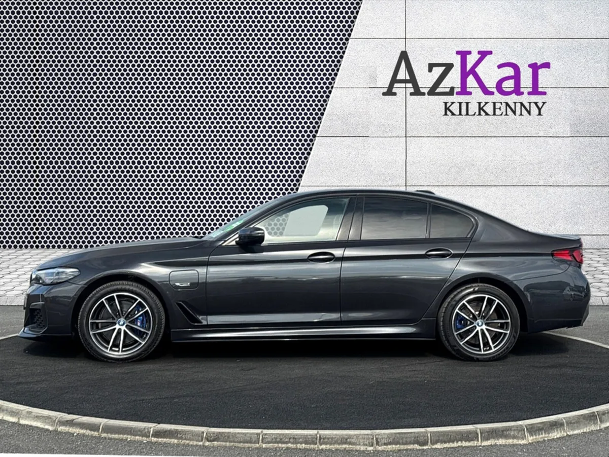 BMW 5-Series 2022 M-SPORT 2.0 PLUG IN HYBRID 252BH - Image 5