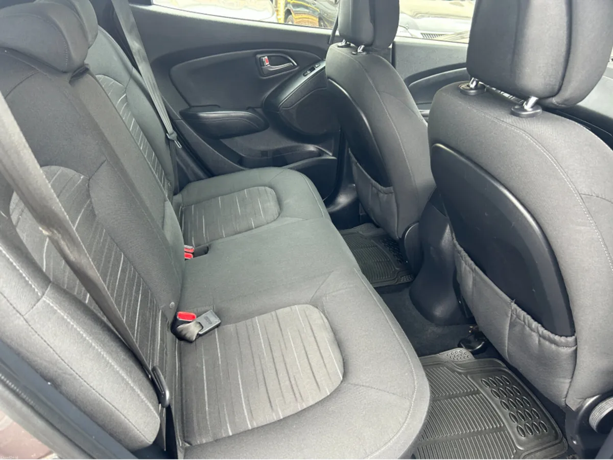 Hyundai ix35 2WD COMFORT 4DR///TINY MLS///IRISH CA - Image 6