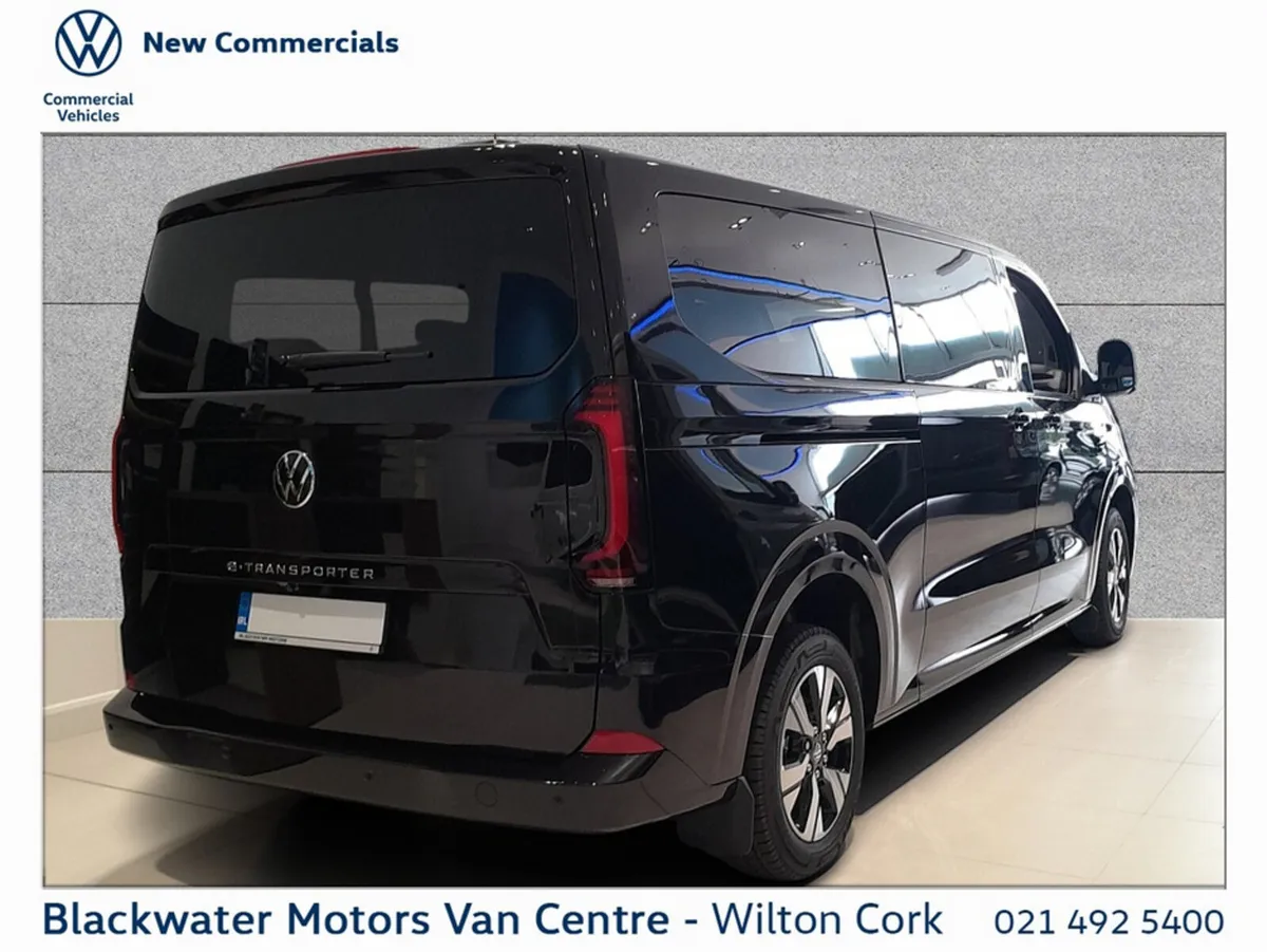 Volkswagen Caravelle Shuttle Style LWB 218 PS Elec - Image 3