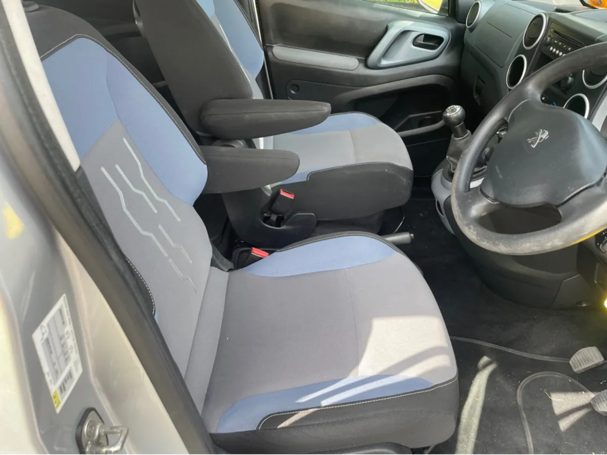 Peugeot Partner 1.6 HDI 92 TEPEES  7 seater - Image 3