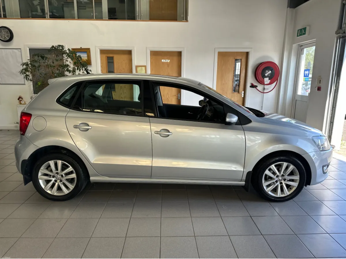 Volkswagen Polo TRENDLINE 1.2 MANUAL 5SPEED 60HP 5 - Image 4