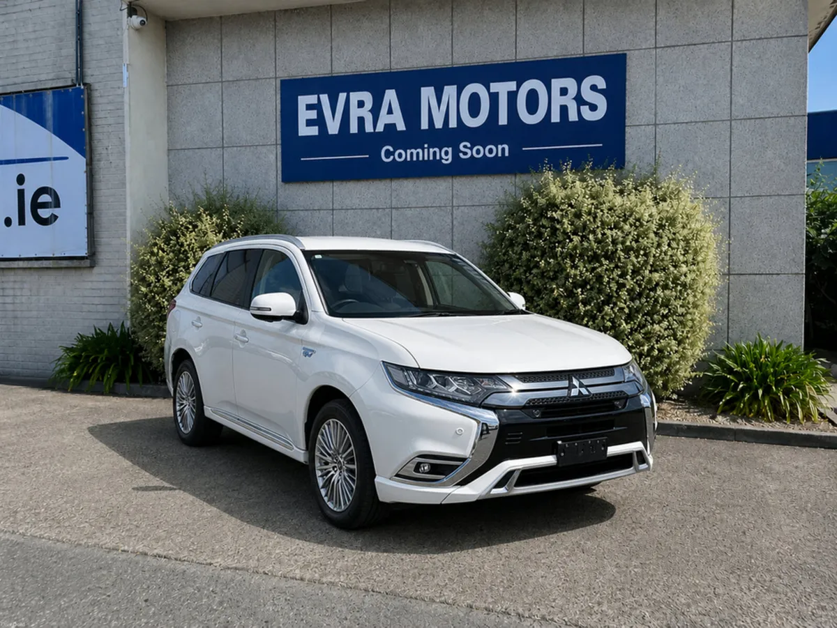 Mitsubishi Outlander G 4WD PHEV AUTOMATIC 2.4 PETR - Image 1
