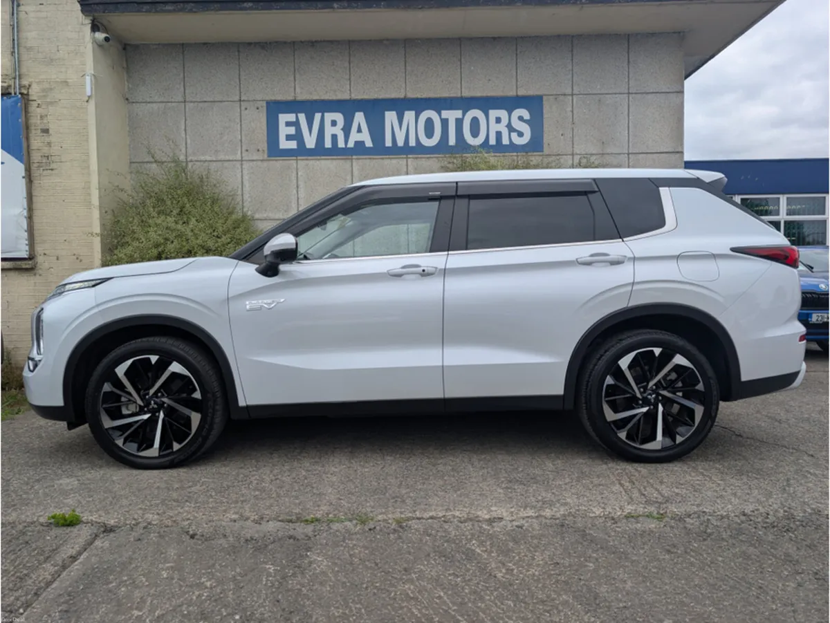 Mitsubishi Outlander 7 SEATER G 4WD PHEV HYBRID 2. - Image 4