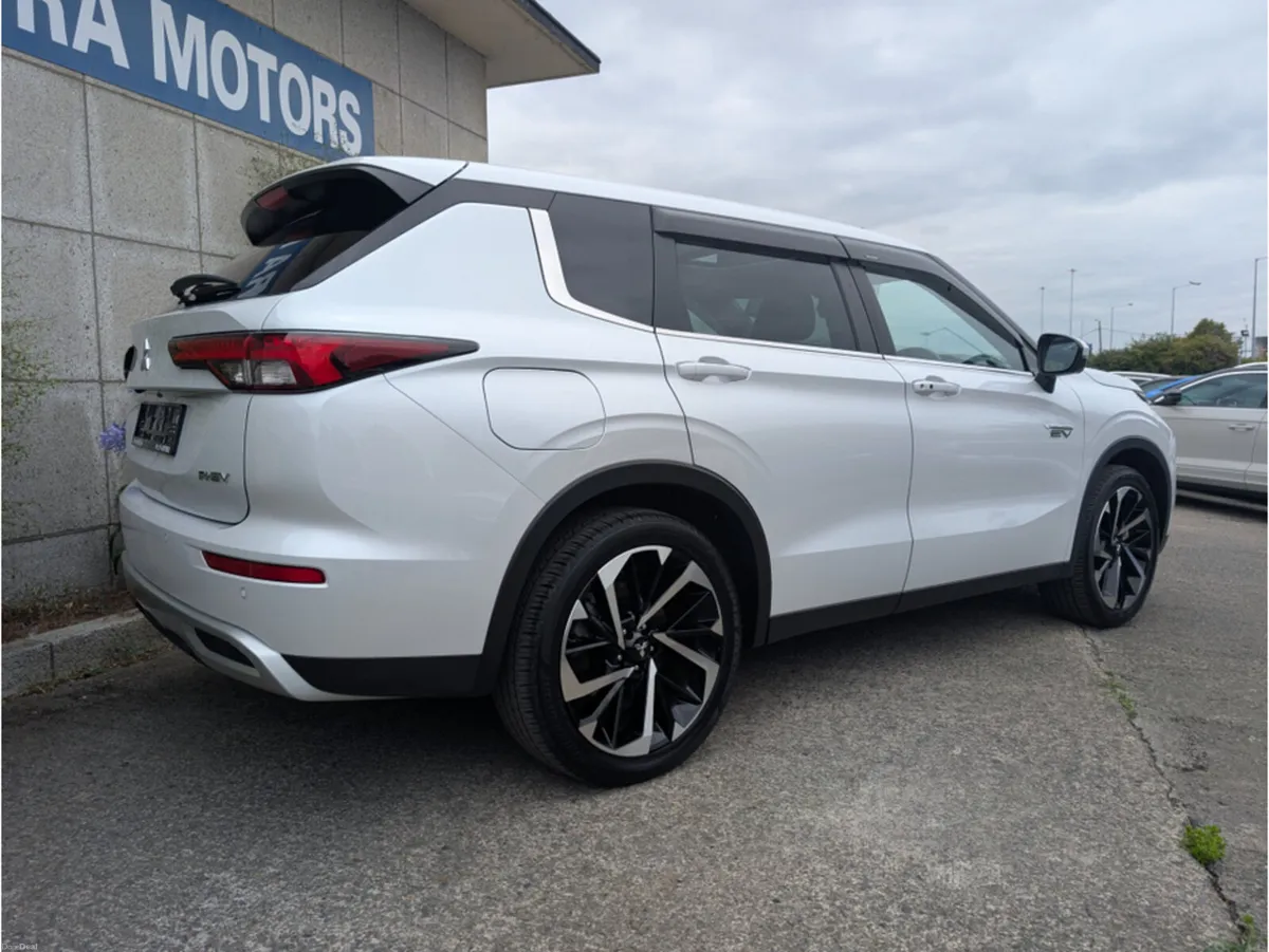 Mitsubishi Outlander 7 SEATER G 4WD PHEV HYBRID 2. - Image 6