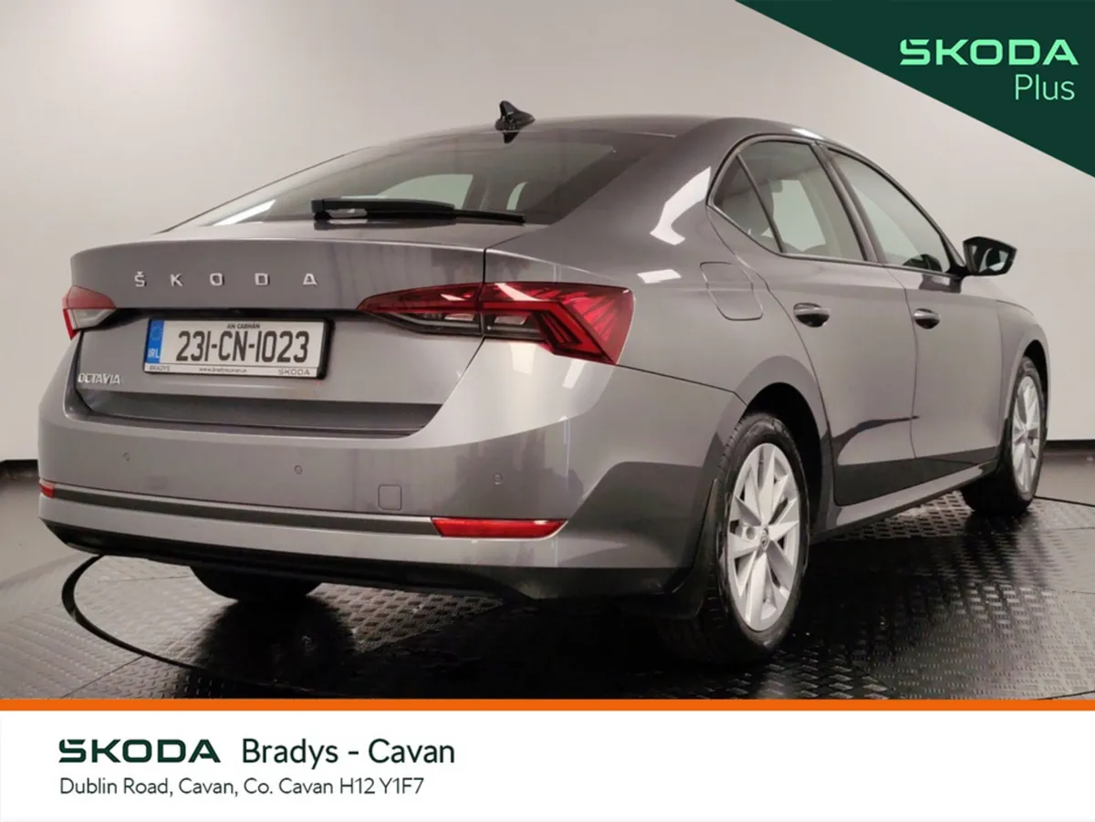 Skoda Octavia AMBITION 2.0 TDI 115HP 5DR - Image 3
