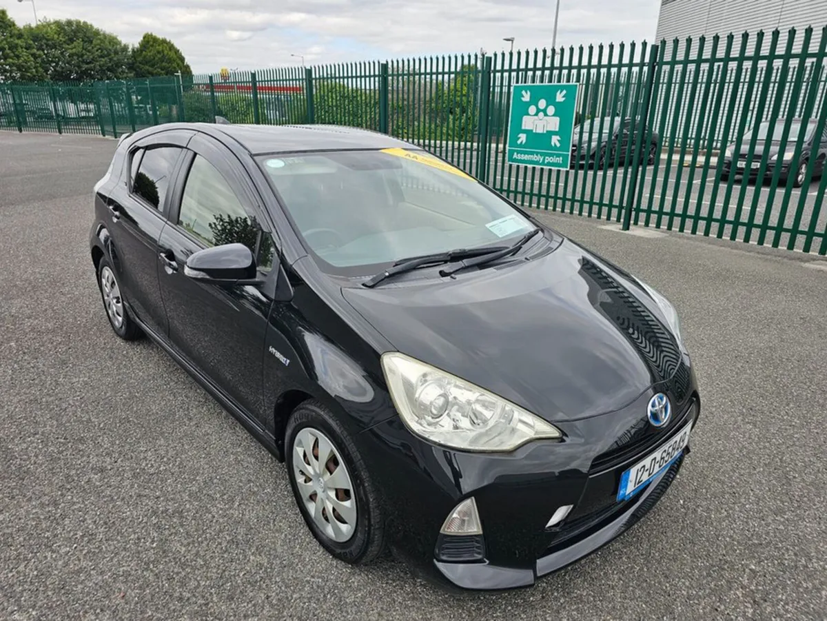 Toyota Aqua 1.5 HYRID AUTO, HIGH SPEC, LOW MIELAGE - Image 4